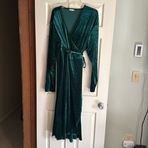 ZOMVA 2023 Plus Size Velvet Wrap